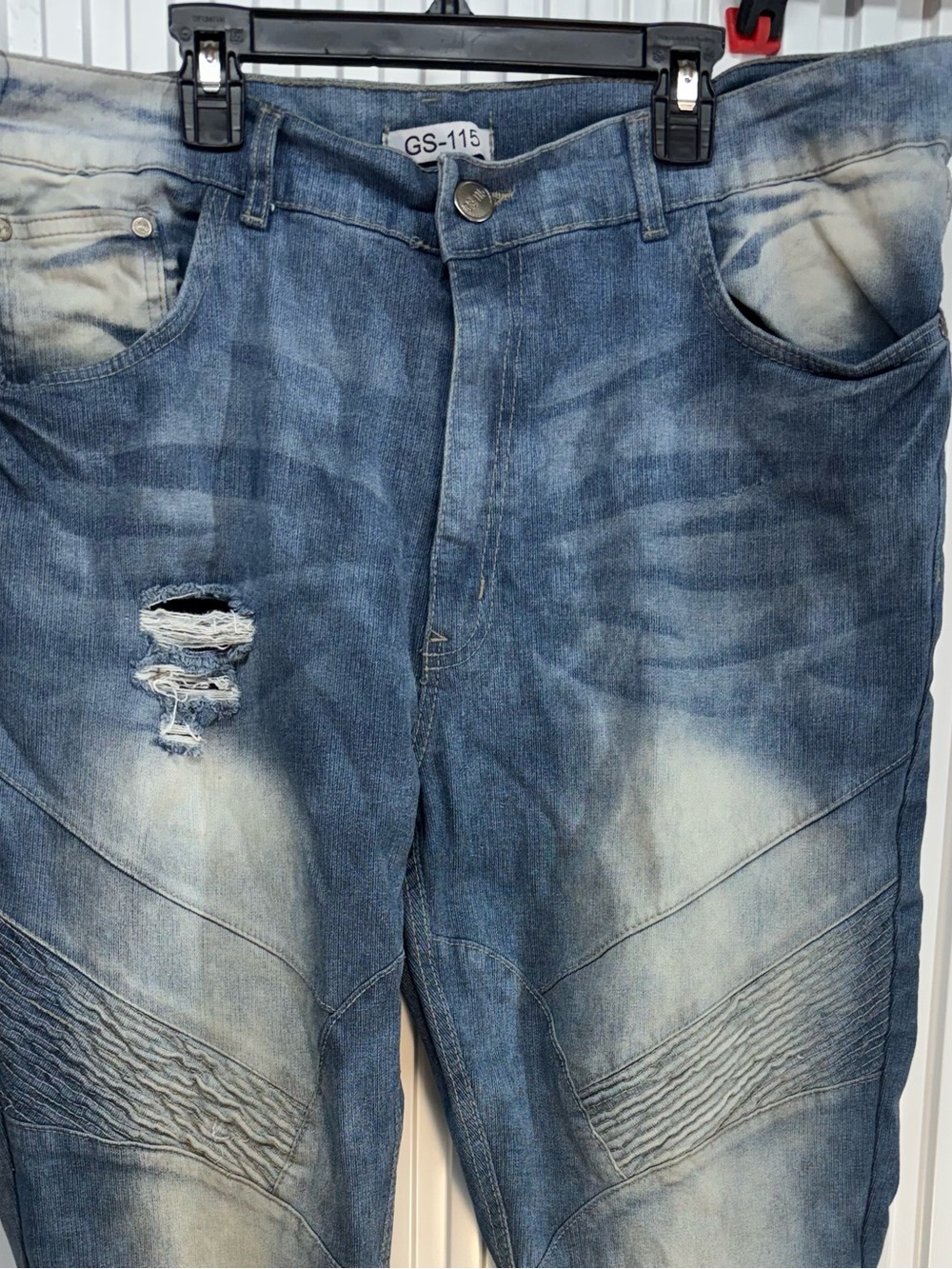 GS-115 Men's Distressed Blue Jeans -size 40